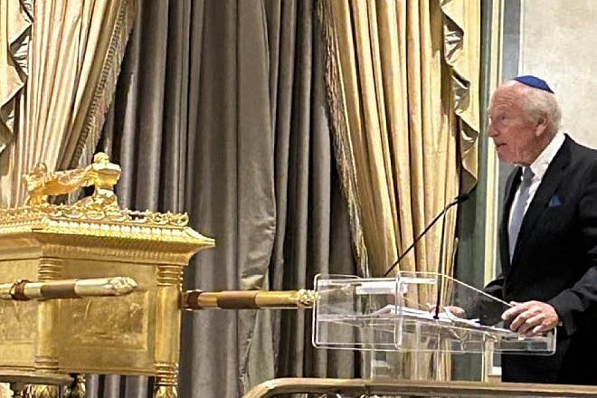 Philanthropist Lewis Topper unveils a pure gold replica of the biblical Ark of the Covenant he had commissioned, at an Israel Heritage Foundation event in New York in June 2024. Credit: Courtesy.