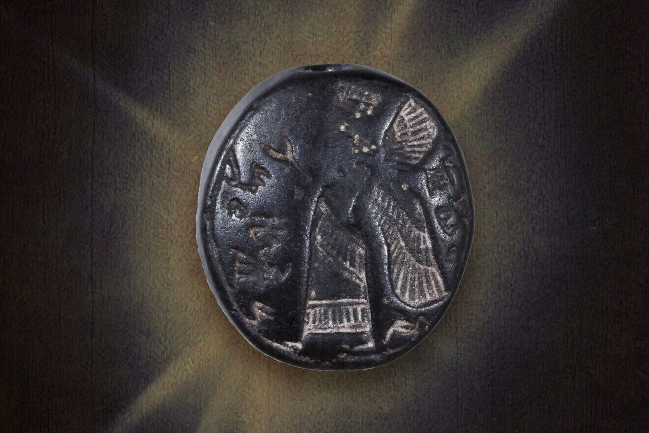 A 2,700-year-old stone seal inscribed in paleo-Hebrew with the name “LeYehoʼezer ben Hoshʼayahu”—“For Yeho’ezer son of Hosh’ayahu.” Credit: Eliyahu Yanai/City of David.