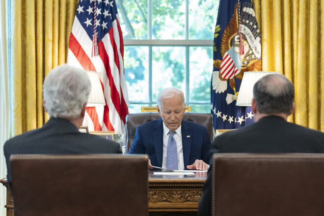 U.S. President Joe Biden talks on the phone with Egypt President Abdel Fattah el-Sisi in the Oval Office, Aug. 6, 2024. Credit: Adam Schultz/White House.