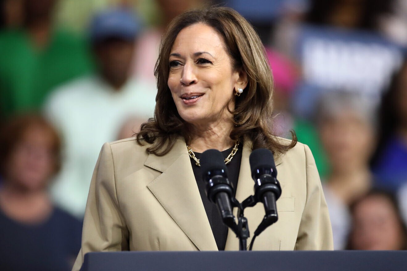 U.S. Vice President Kamala Harris speaks at an event at Desert Diamond Arena in Glendale, Ariz., on Aug. 9, 2024. Credit: Gage Skidmore/Creative Commons.