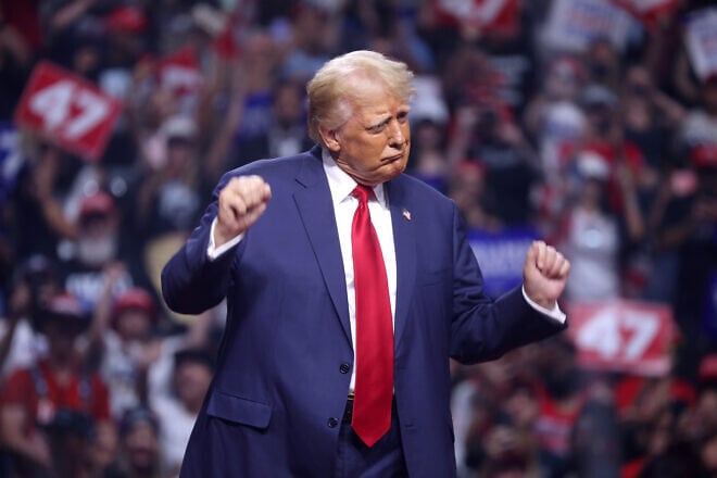 Former President Donald Trump at an “Arizona for Trump” rally at Desert Diamond Arena in Glendale, Ariz., on Aug. 23, 2024. Credit: Gage Skidmore/Creative Commons.