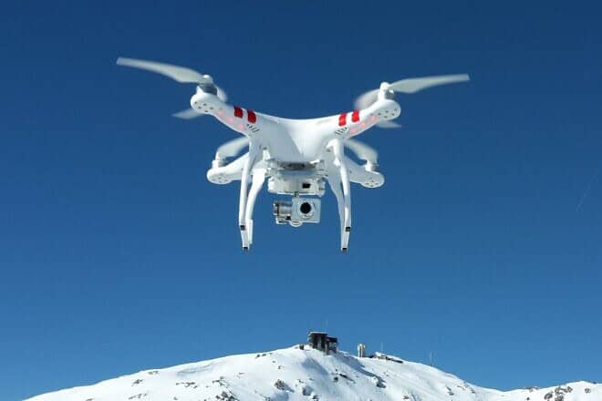 A Chinese-made DJI Phantom 2 Vision+ V3.0 drone hovering over the Weissfluhjoch summit in Switzerland, Feb. 19, 2015. Credit: Capricorn4049 via Wikimedia Commons.