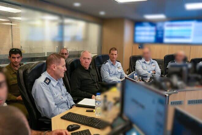 Israeli Defense Minister Yoav Gallant during a visit to an Israeli Air Force command center, Aug. 5, 2024. Photo by Ariel Hermoni/Ministry of Defense.