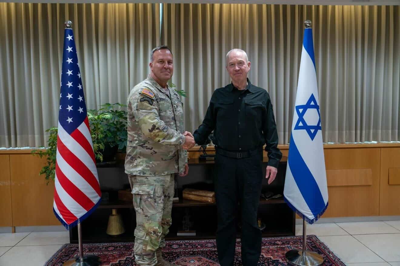 Gen. Michael Erik Kurilla, commander of U.S. Central Command (CENTCOM), left, and Israeli Defense Minister Yoav Gallant at IDF headquarters in Tel Aviv on Aug. 5, 2024. Photo by Ariel Hermoni/IMoD.