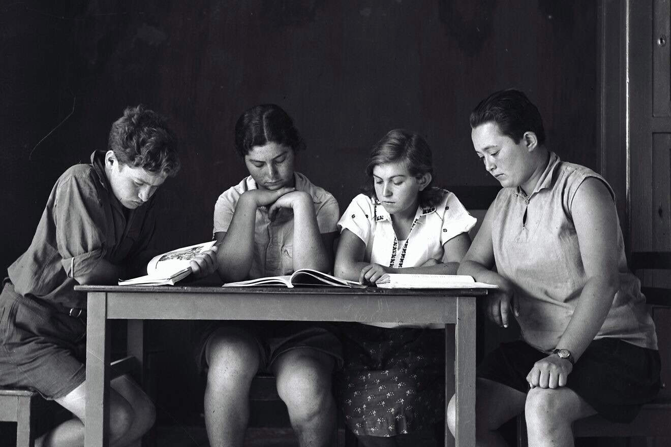 Kids in class doing their homework in Ben Shemen in central Israel, 1938. Credit: Joseph Schweig, KKL-JNF.