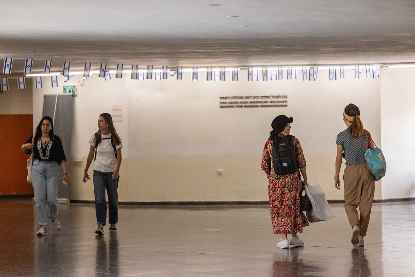 Student at the Hebrew University campus in Jerusalem, on May 28, 2024. Photo by Yonatan Sindel/Flash90.