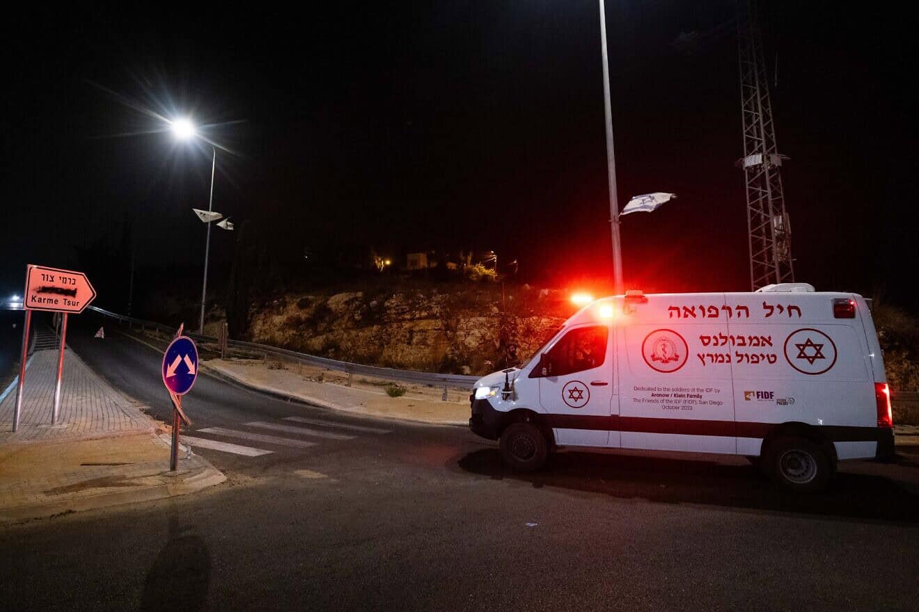 Israeli security forces near the scene of a car-bomb explosion in the settlement of Karmei Tzur in Judea and Samaria on Aug. 31, 2024. Photo by Yonatan Sindel/Flash90.