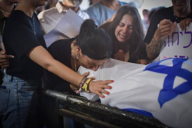 Eden Yerushalmi's funeral takes place at a cemetery in Petach Tikva. Eden was killed in Hamas captivity in the Gaza Strip. Sept. 1, 2024. Photo by Avshalom Sassoni/Flash90.