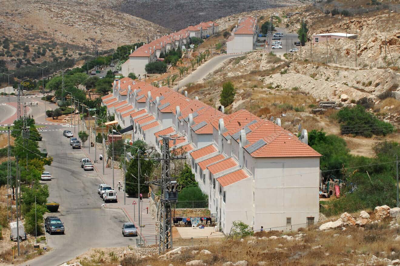 A general view of the Samaria town of Avnei Hefetz, July 31, 2009. Photo by Gili Yaari/Flash90.