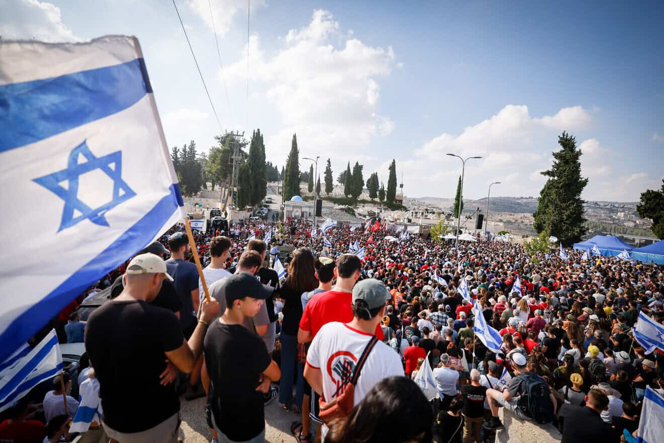 Thousands attend the funeral of  slain Israeli-American hostage Hersh Goldberg-Polin, Sept. 2, 2024. Photo by Chaim Goldberg/Flash90.