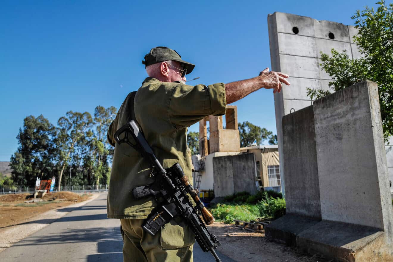 Security and rescue forces at the scene where an IDF soldier was seriously wounded by a missile fired by Lebanese Hezbollah in Kibbutz Dan on Sept. 11, 2024. Photo by Michael Giladi/Flash90.