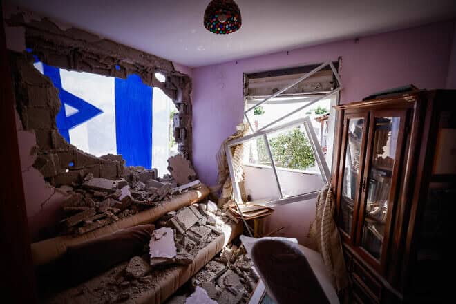A missile fired from Lebanon hit this house in Kiryat Bialik, near Haifa, Sept. 22, 2024. Photo by Chaim Goldberg/Flash90.