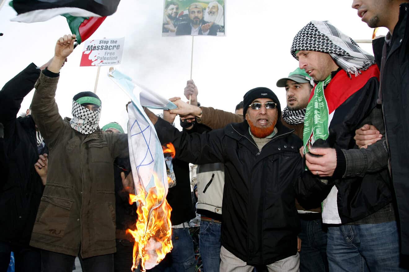 Anti-Israeli demonstrators march in London. Photo by Antony Jones/UK Press via Getty Images.