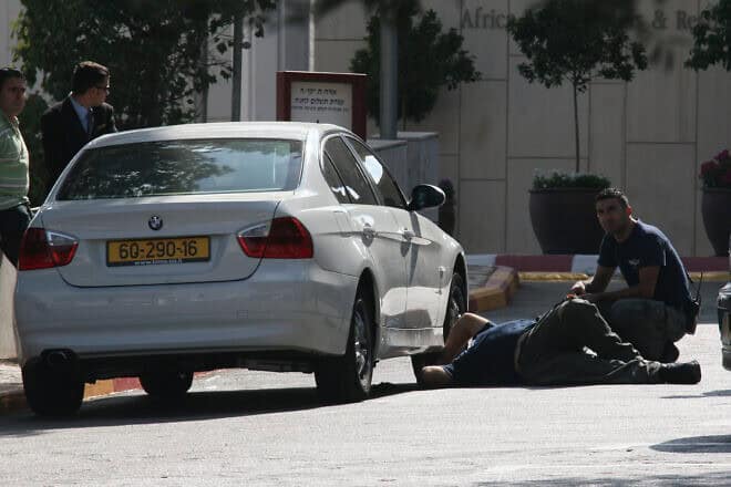 Israeli sappers inspect suspicious cars in Jerusalem on Sept. 14, 2008. Photo by Anna Kaplan/Flash90.