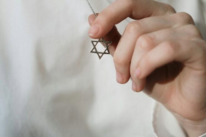 Jewish star. Credit: Cottonbro Studio/Pexels.