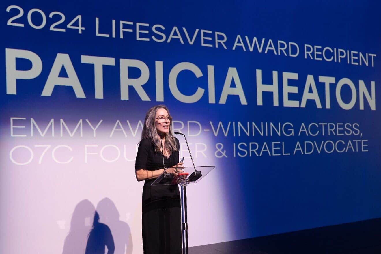 Actress and Israel activist Patricia Heaton receives the Lifesaver Award from American Friends of ELEM at a gala in New York City on Sept. 19, 2024. Photo by Itay Paz/American Friends of ELEM.