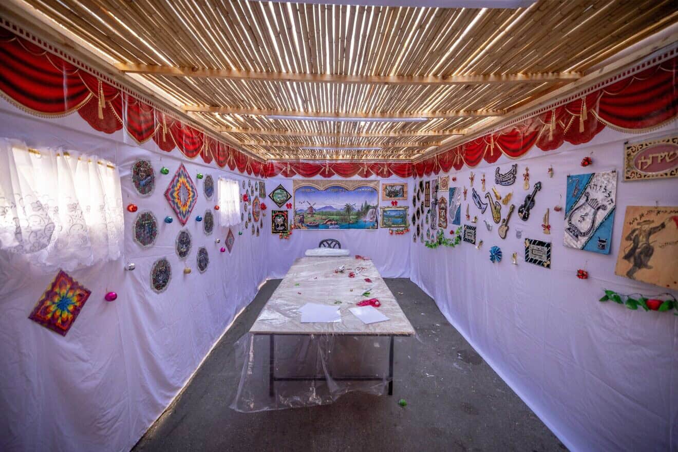 A sukkah ahead of the Jewish holiday of Sukkot in the streets of a haredi neighborhood in Jerusalem, Oct. 13, 2024. Photo by Chaim Goldberg/Flash90.