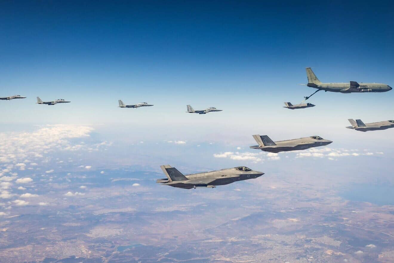 The Israeli Air Force practicing aerial refueling of fighter jets in Israeli airspace. The exercise simulated long-range flight deep behind enemy lines, Aug. 18, 2024. Credit: IDF.