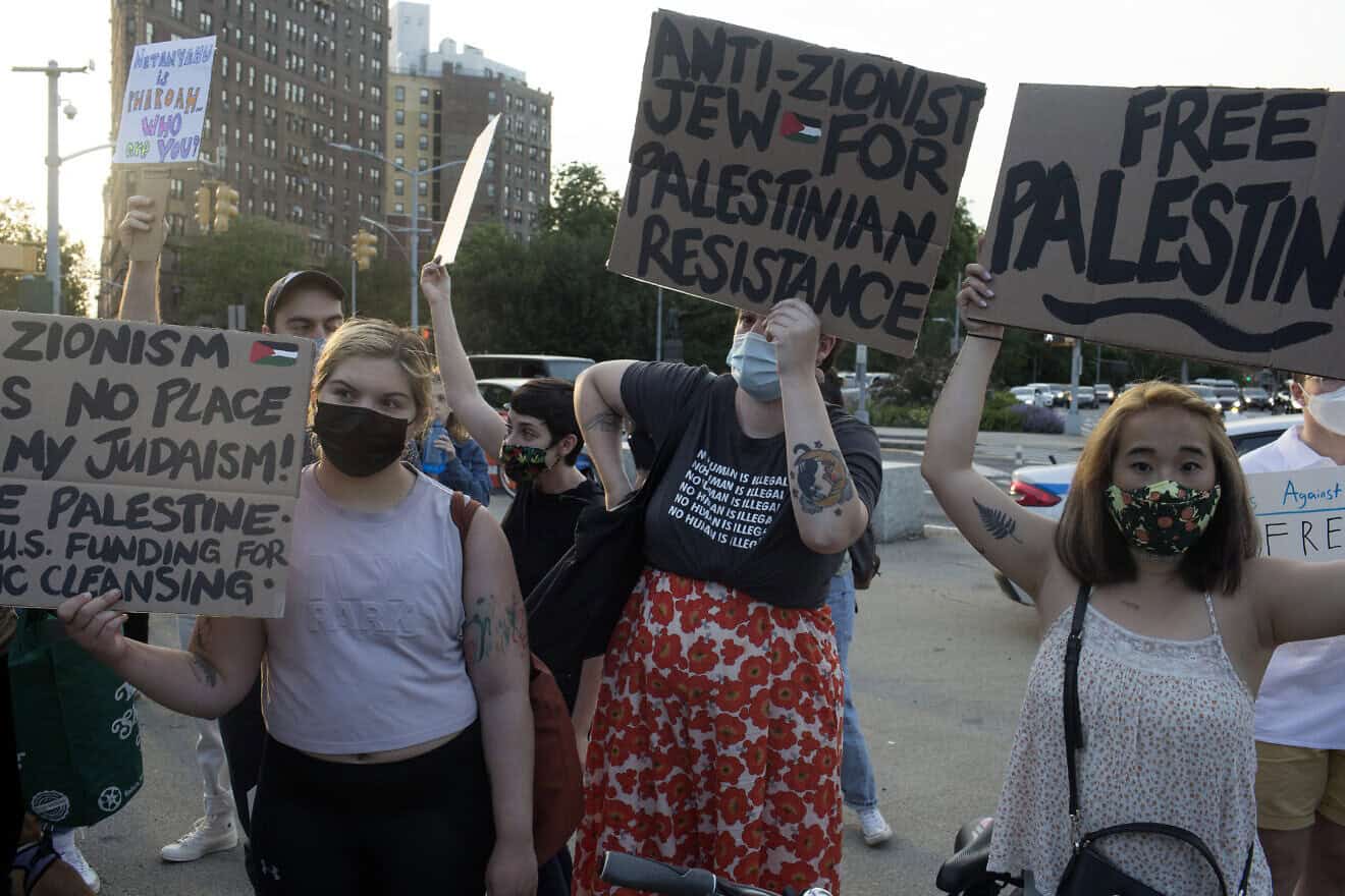 Progressive members of the Jewish community in Brooklyn, N.Y., protest against Israel in the Prospect Park neighborhood of the borough on May 21, 2021. Photo by Andrew Lichtenstein/Corbis via Getty Images.