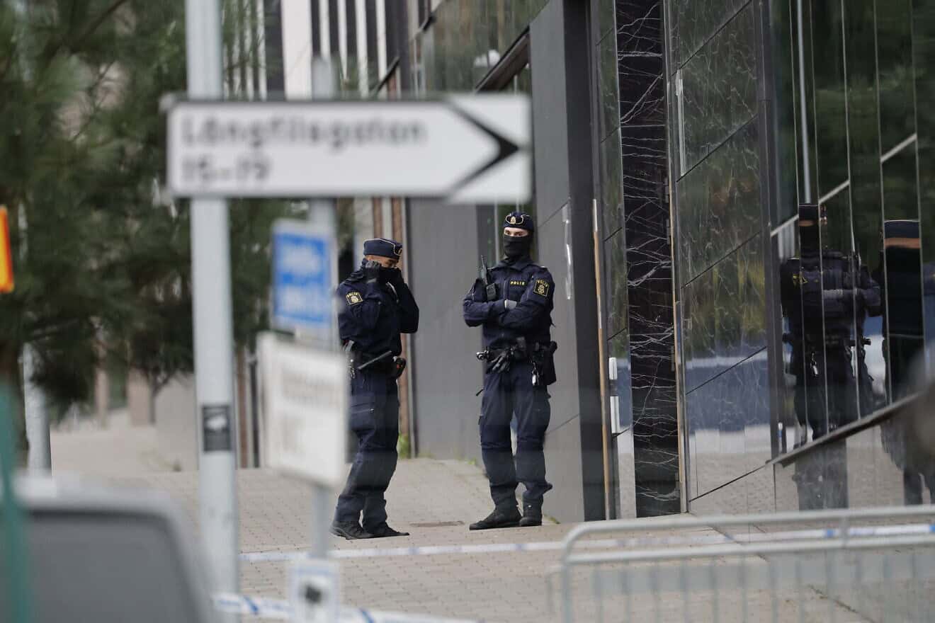 Swedish police respond to a shooting outside the offices of Elbit Systems Sweden, the Gothenburg-based subsidiary of Israel's largest defense contractor, Oct. 10, 2024. Photo by Adam Ihse/TT/TT News Agency/AFP via Getty Images.