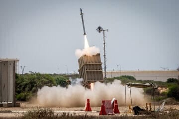 An Iron Dome battery in Ashkelon fires an interceptor missile at rockets fired from the Gaza Strip on Aug. 7, 2022. Photo by Yonatan Sindel/Flash90.