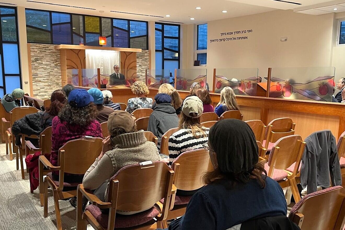 A siyum marking the completion of the Mishnah at Congregation Kadimah-Toras Moshe, a Modern Orthodox synagogue in Brighton, Mass., on Oct. 6, 2024 in memory of the victims a year prior of Hamas's Oct. 7, 2023 terror attack in southern Israel. Photo by Emily Goldberg.