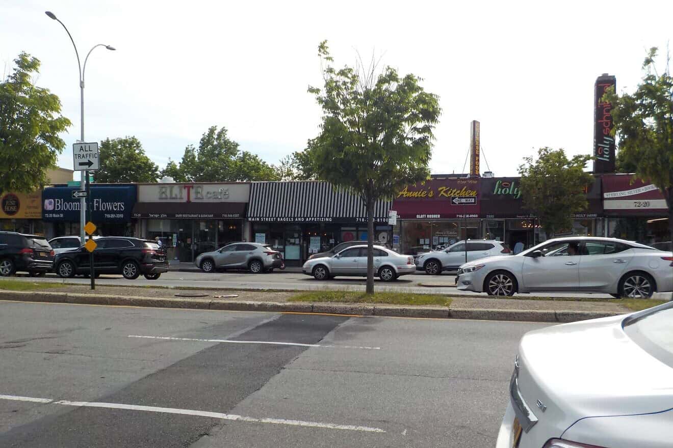 Main Street, Kew Gardens Hills in Queens, N.Y. Credit: Charlie Smith FDTB via Wikimedia Commons.
