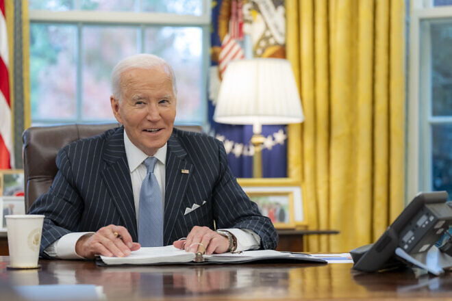 President Joe Biden participates in a secure phone call with French President Emmanuel Macron, Nov. 22, 2024, in the Oval Office. Credit: Adam Schultz/White House.