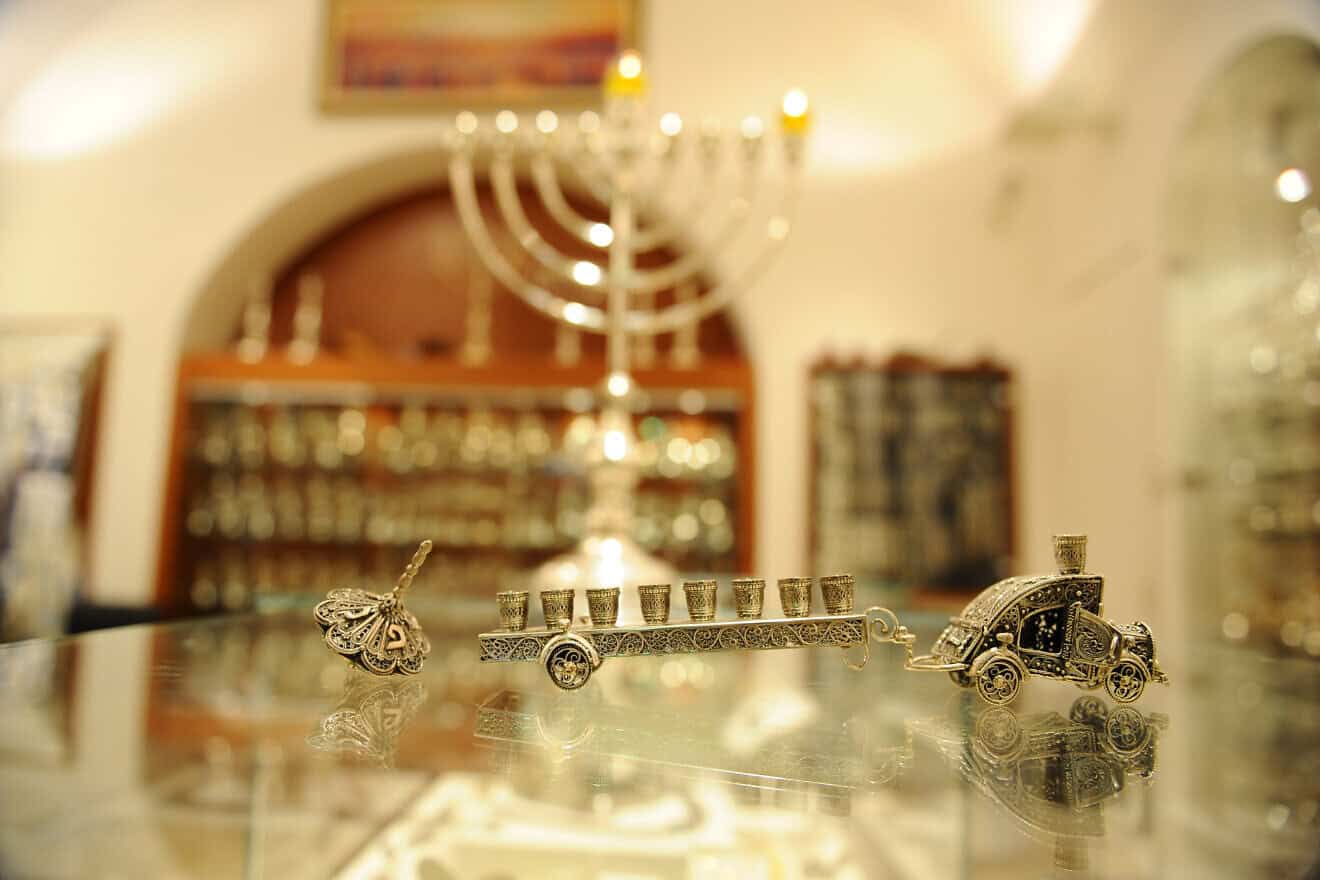 A Judaica store in Jerusalem's Old City, Dec. 24, 2016. Photo by Mendy Hechtman/Flash90.