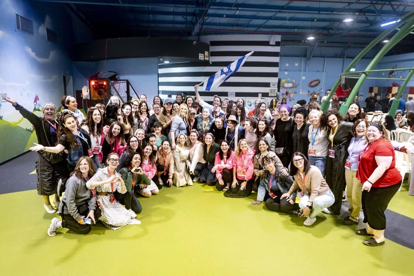 A group of 100 women from eight American cities traveled to Israel as part of an eight-day trip organized by the global Jewish organization Momentum from Nov. 4-11, 2024, Here, they visit mothers of lone soldiers in the Israel Defense Forces in the southern Israeli city of Sderot. Photo by Aviram Valdman.