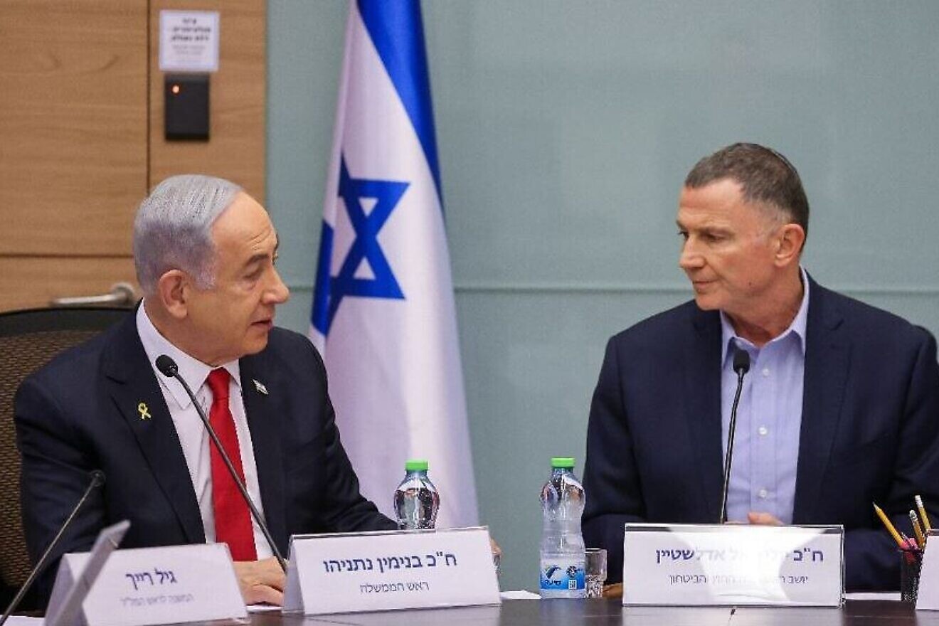 Prime Minister Benjamin Netanyahu and MK Yuli Edelstein, chairman of the Knesset Foreign Affairs and Defense Committee. Credit: Knesset.