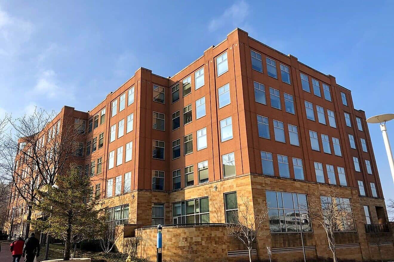 University Hall at the University of Cincinnati. Credit: Warren LeMay via Wikimedia Commons.