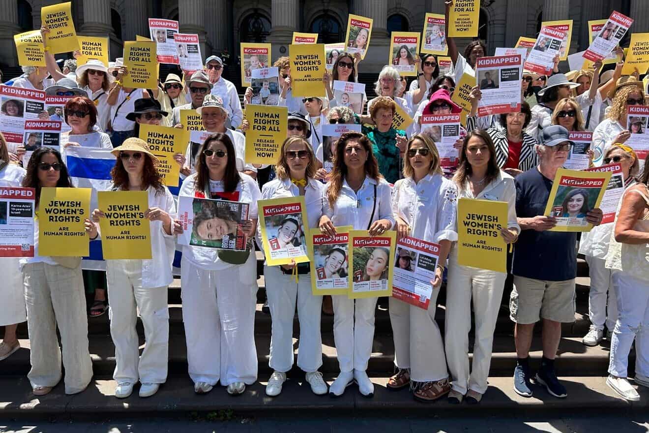 Hundreds of Jewish women gather in the central Australian business districts of Melbourne, Sydney, Brisbane and Perth to mark International Human Rights Day, Dec. 10, 2024. Photo by Penny Goodman.