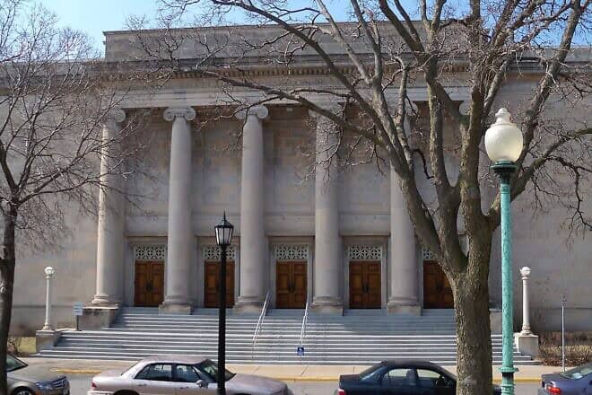Temple Israel in Minneapolis, Minn. Credit: AlexiusHoratius via Wikimedia Commons.