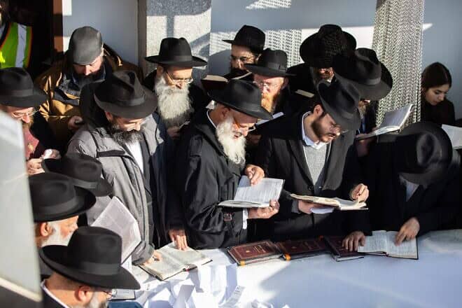 Chabad-Lubavitch rabbis visit the Ohel in Queens, N.Y., the resting place of the Lubavitcher Rebbe—Rabbi Menachem Mendel Schneerson—as part of the annual International Conference of Chabad-Lubavitch Emissaries (Kinus Hashluchim), Nov. 29, 2024. Photo by Itzik Belenitzki/Kinus.com.