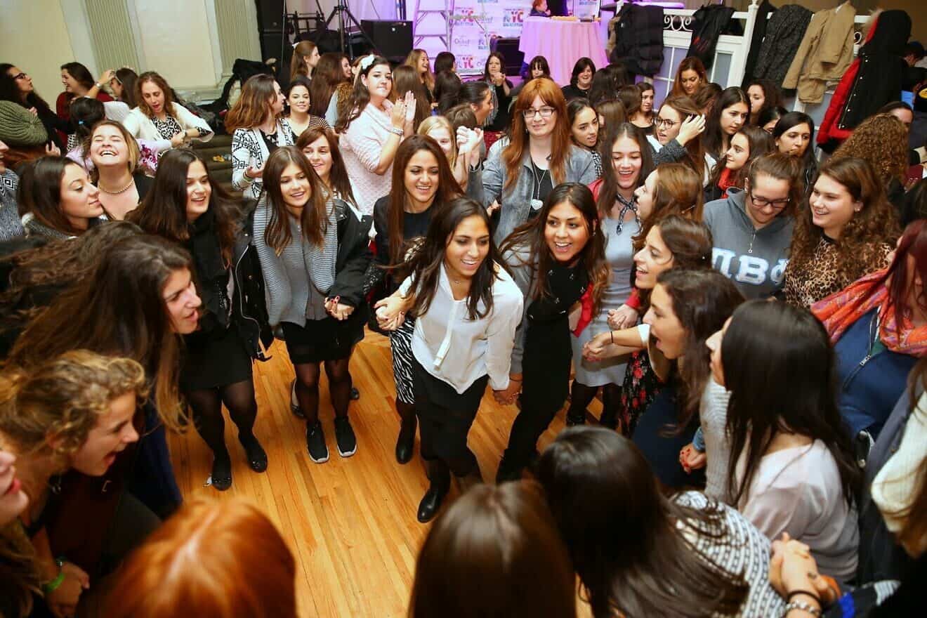 College students at a Chabad on Campus Shabbaton in Brooklyn, N.Y., 2014. Photo by Bentzi Sasson/Chabad.org.