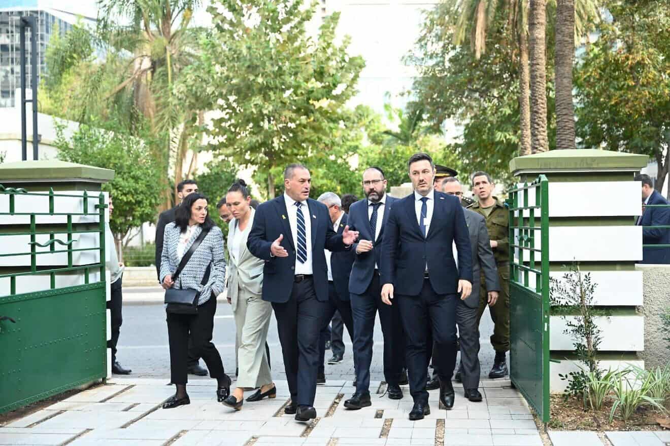Front, from left, are Israeli Defense Ministry Director General Maj. Gen. (res.) Eyal Zamir, Argentine Ambassador to Israel Rabbi Shimon Axel Wahnish and visiting Argentine Defense Minister Luis Alfonso Petri. Credit: Shlomi Amsalem and Nitzan Skiba/Israel Ministry of Defense.