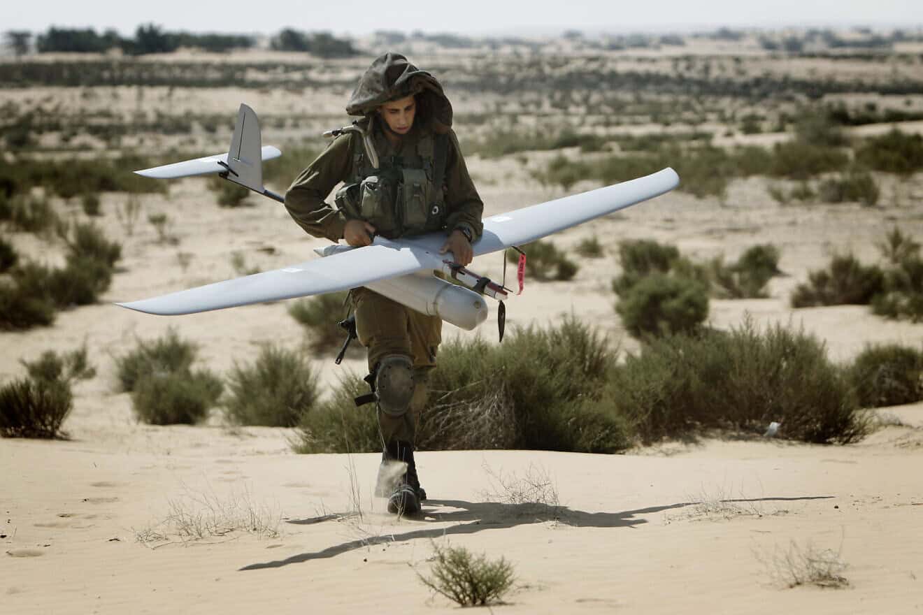 An Israel Defense Force soldier from the Sky Rider unit participates in a drill at the Tze'elim army base, Aug. 5, 2013. Photo by Miriam Alster/Flash90.