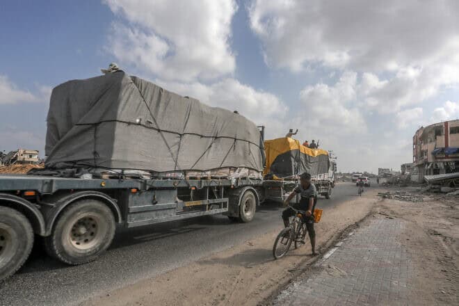 Trucks loaded with International humanitarian aid enter Gaza through the Israeli Kerem Shalom Crossing, in the southern Gaza Strip, on July 1, 2024. Photo by Abed Rahim Khatib/Flash90.