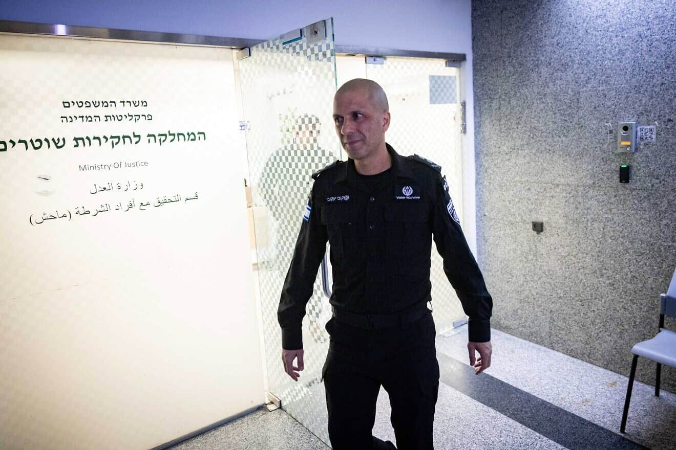 Israel Prison Service chief Kobi Yaakobi after his questioning at the Department of Internal Police Investigations in Jerusalem, Dec. 2, 2024. Photo by Chaim Goldberg/Flash90.