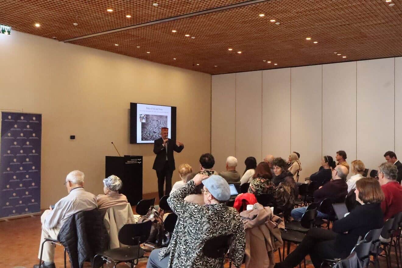 Researcher Fuad Akhundov delivers a lecture at the National Library of Israel in Jerusalem on the Jews of Azerbaijan, Dec. 10, 2024. Credit: Azerbaijani Embassy in Tel Aviv.