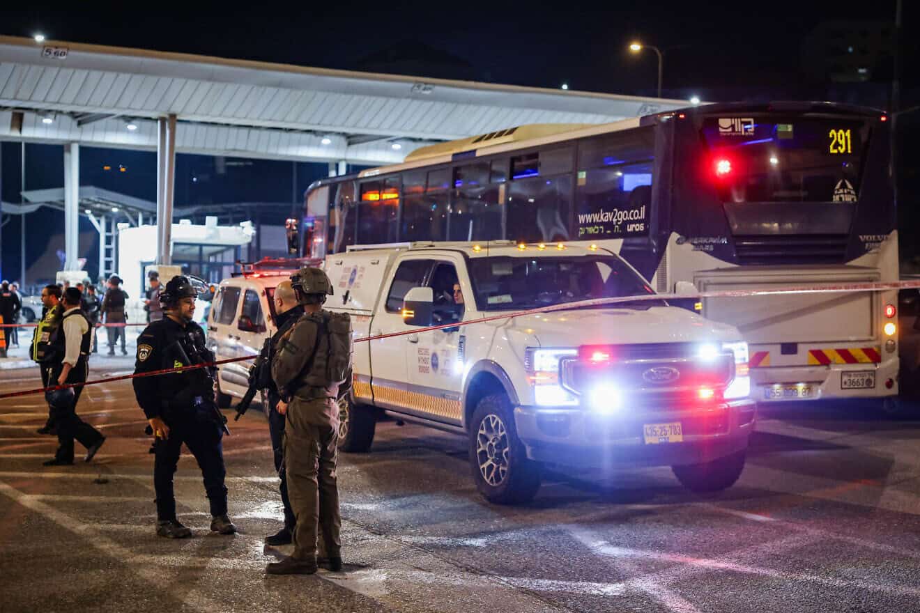 Israeli security forces at the scene of a shooting attack near Jerusalem on Dec. 12, 2024. Photo by Chaim Goldberg/Flash90.