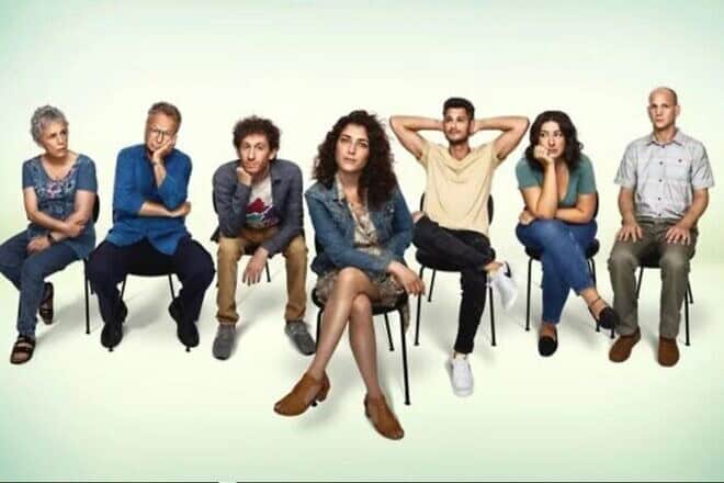 Shlomo Bar-Aba, Liora Rivlin, Ofer Hayoun, Roni Daloomi, Rotem Keinan, Elisha Banai, and Shani Klein in Six zeros (2023). Credit: Courtesy.