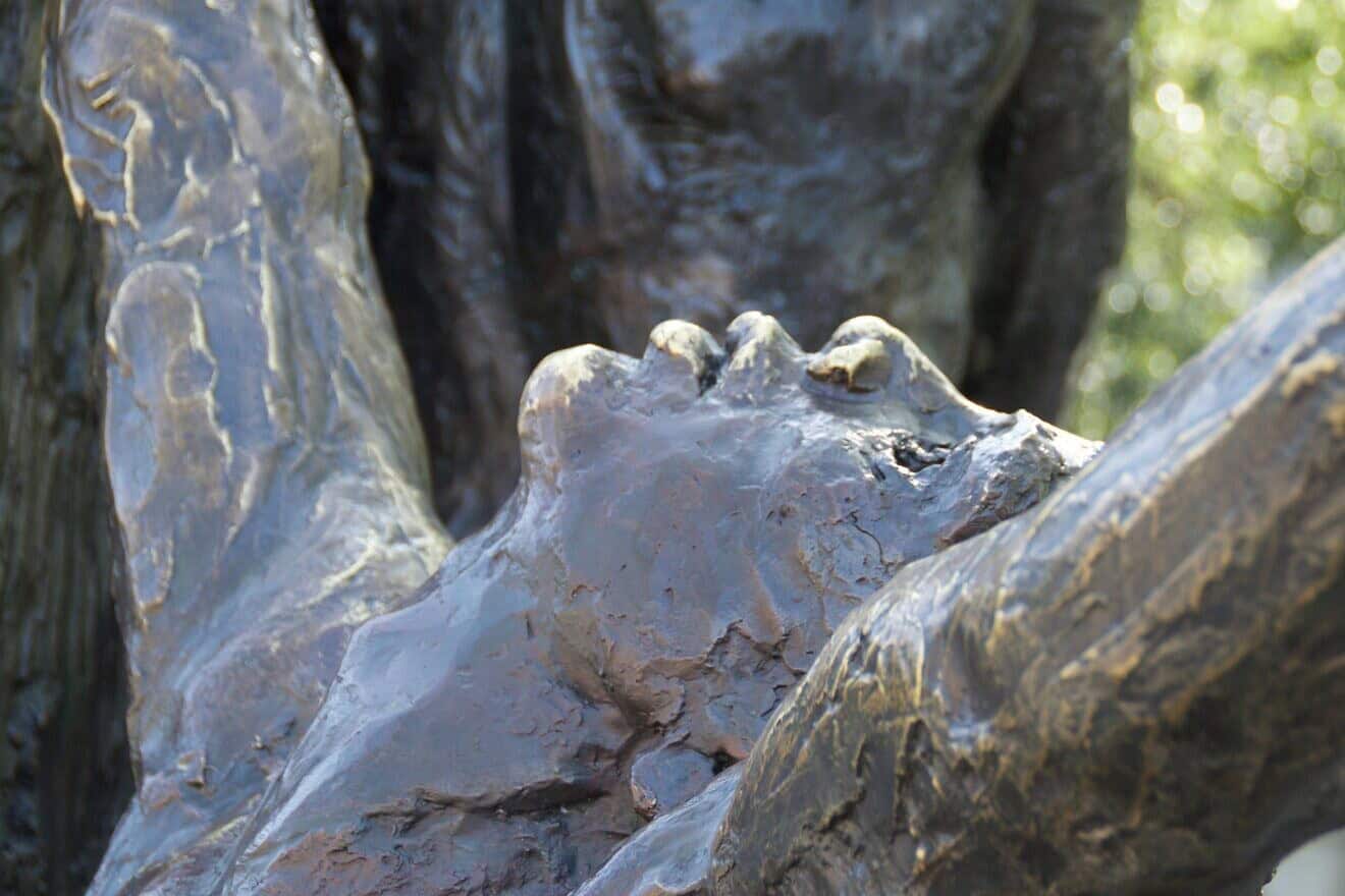 Statue. Credit: XianStudio/Pixabay.