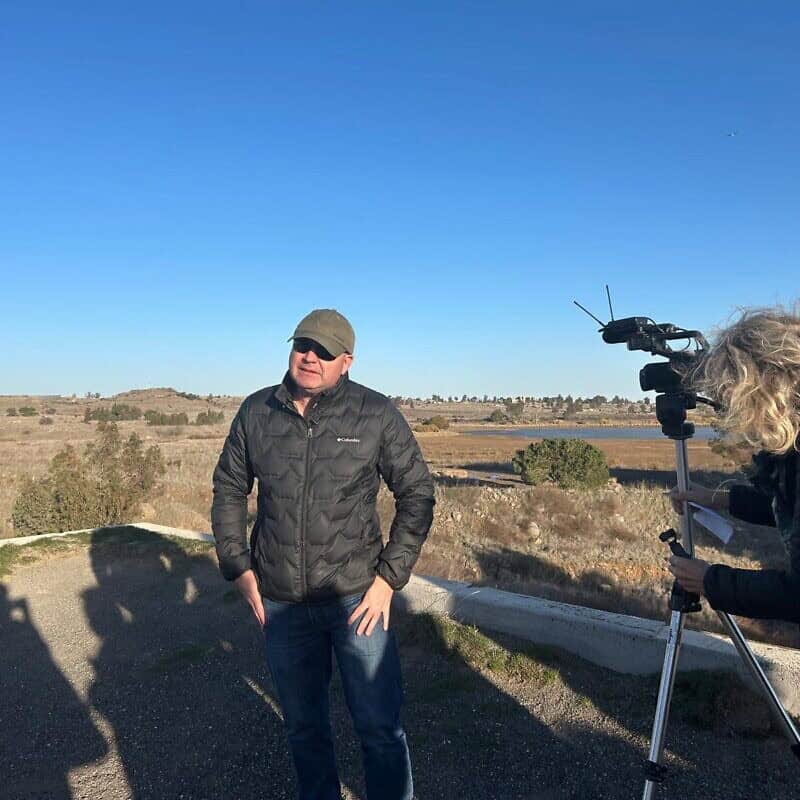 Lt. Col. (res.) Stéphane Cohen from the Institute for National Security Studies speaks to reporters near the Syrian border, Dec. 19, 2024. Photo by Amelie Botbol.