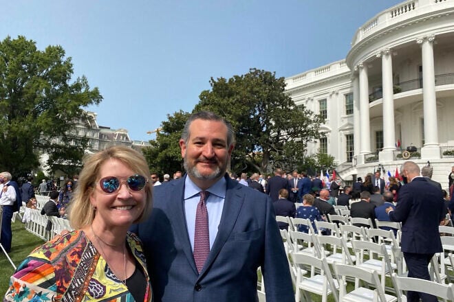 Victoria Coates poses with Sen. Ted Cruz (R-Texas), her former boss, at the signing of the Abraham Accords at the White House. Photo by Sen. Mike Lee (R-Utah), courtesy of Victoria Coates.