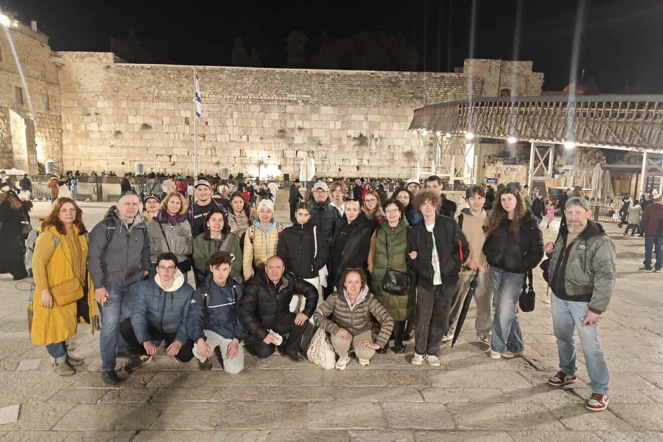 Jewish parents and students from Diaspora communities reunite in Jerusalem in December 2024. Photo courtesy of Masa Israel Journey.