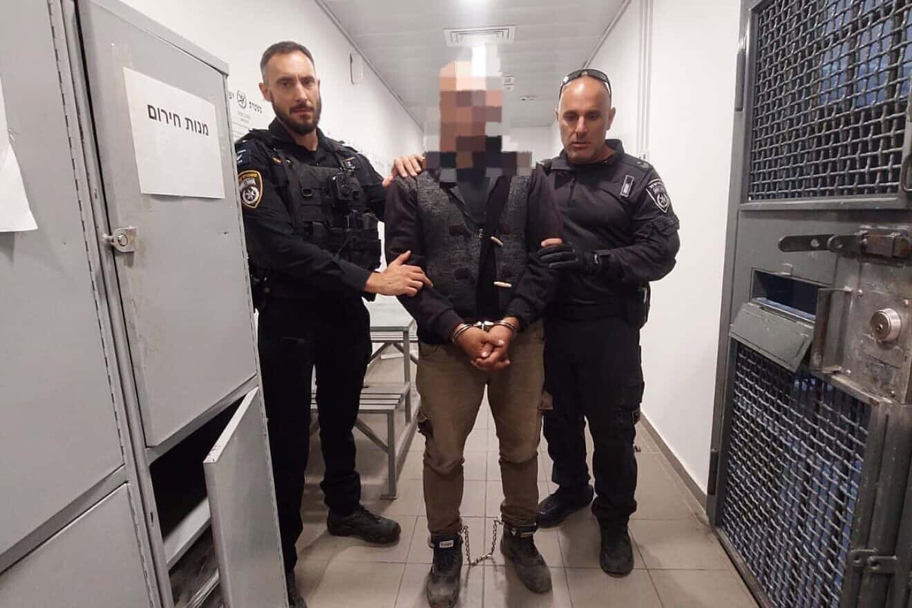 The arrest of the eastern Jerusalem resident suspected of aiding the terrorist who wounded 10 people, three seriously, in Friday's bus shooting attack near Ariel, Nov. 30, 2024. Credit: Israel Police.