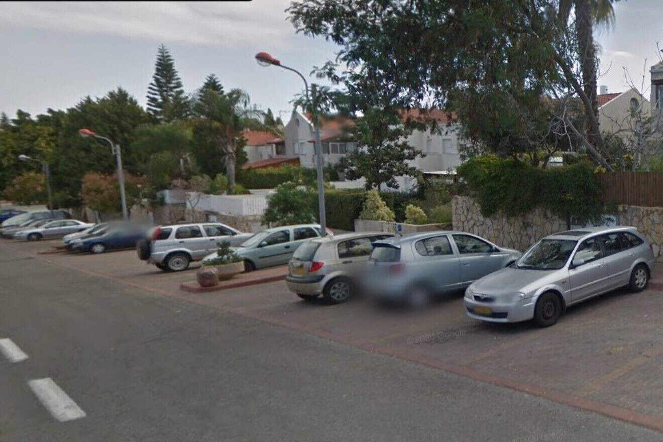 The street where National Unity Party Chairman Benny Gantz lives in Rosh Ha'ayin, east of Tel Aviv. Credit: Google Maps.