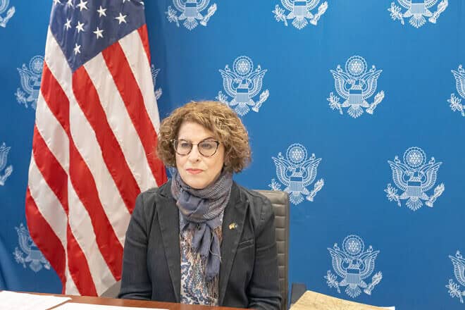 Assistant Secretary for Consular Affairs Rena Bitter joins Secretary of State Antony J. Blinken for a meeting with Bureau of Consular Affairs staff at the U.S. Department of State in Washington, D.C. on Jan. 19, 2023. Photo: Freddie Everett/U.S. State Department via Wikimedia Commons.